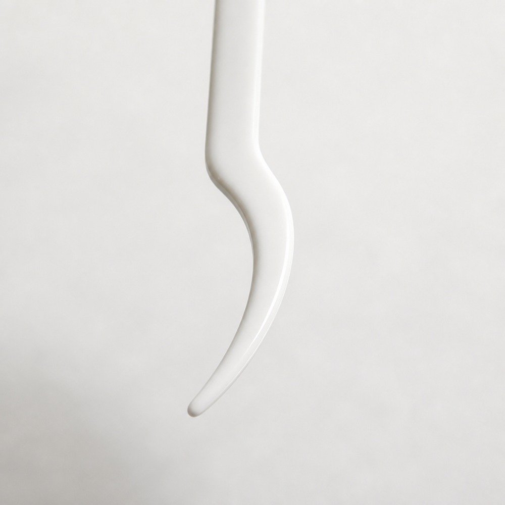 Adult Dental Floss Pick A1 - Classic Curved Handle - close-up detail