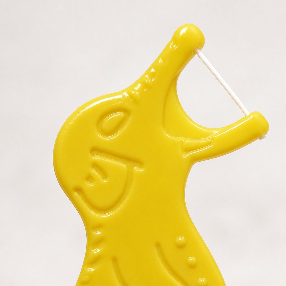 Kids Dental Floss Pick K3 - Cat Character - close-up detail